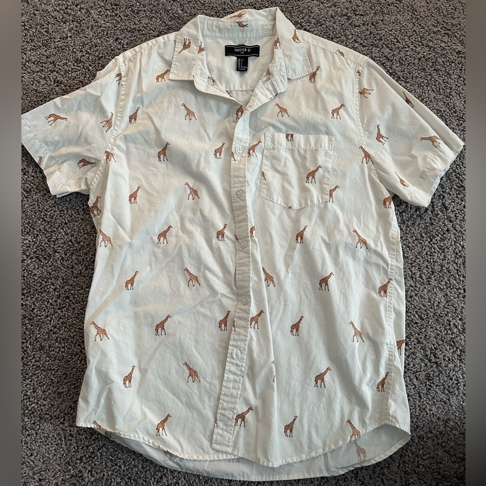 Forever 21 - Men’s Button Up - Giraffe print